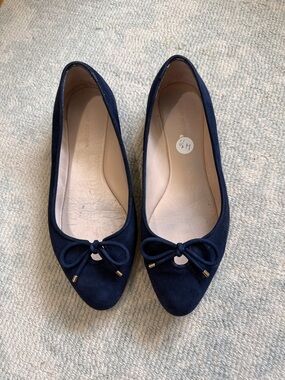 Stuart Weitzman Navy Pointed-Toe Bow Ballet Flats